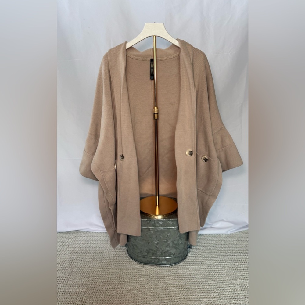 Marla Wynne tan short sleeve cardigan oversized